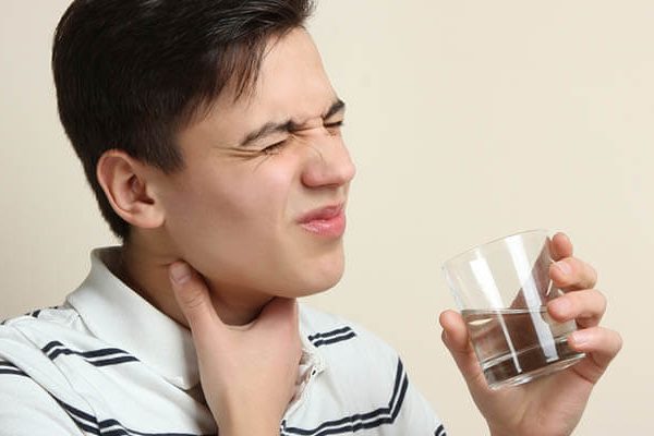 عوارض جراحی تیروئید چیست؟ + راه مقابله با آن‌ها
