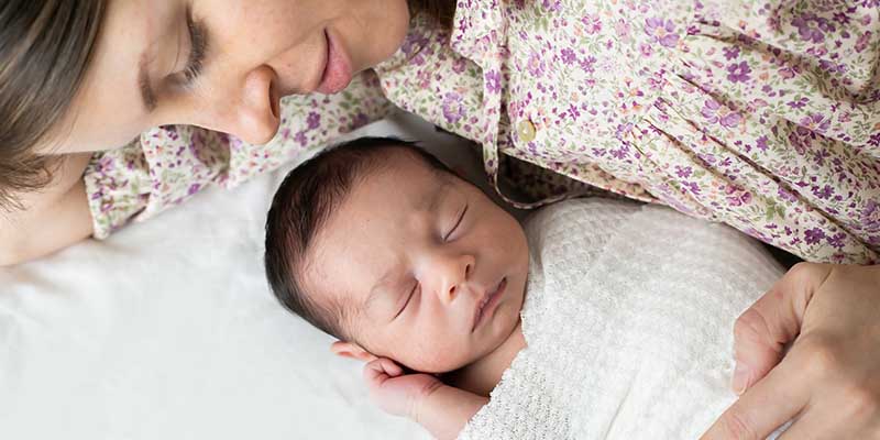 تیروئیدیت بعد از زایمان چیست؟ علائم و نحوه درمان تیروئیدیت پس از زایمان